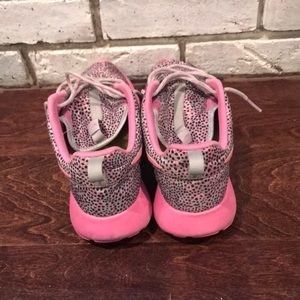 Nike Roshe Run Pink